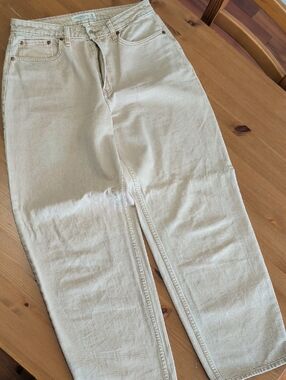 Abercrombie & Fitch High-Rise Tapered Jeans in Tan